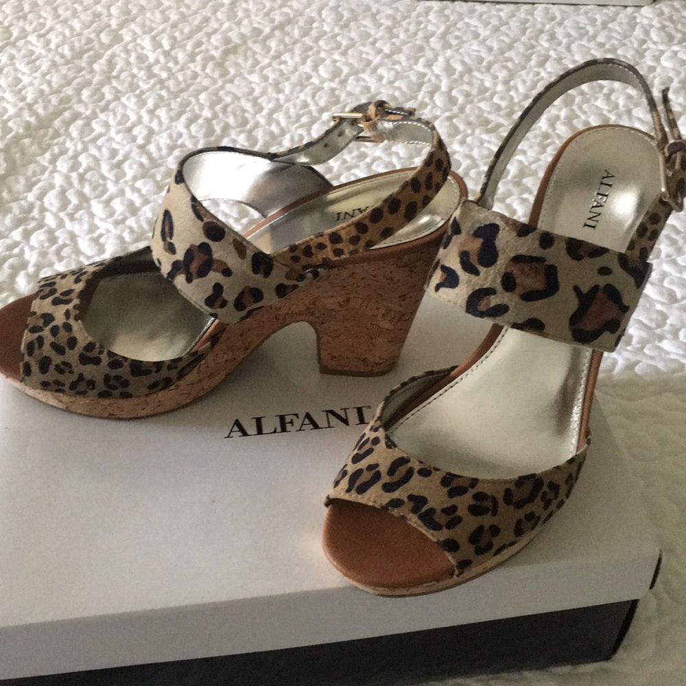 NEW Alfani Cork Wedge Sandals Size 8 1/2